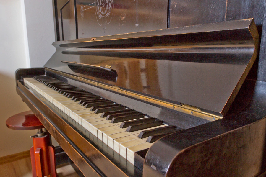 service piano moving work